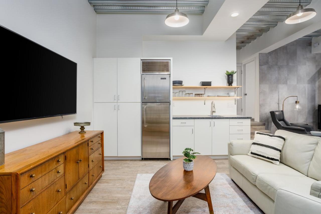 Downtown Contemporary Cove Villa Anchorage Bagian luar foto