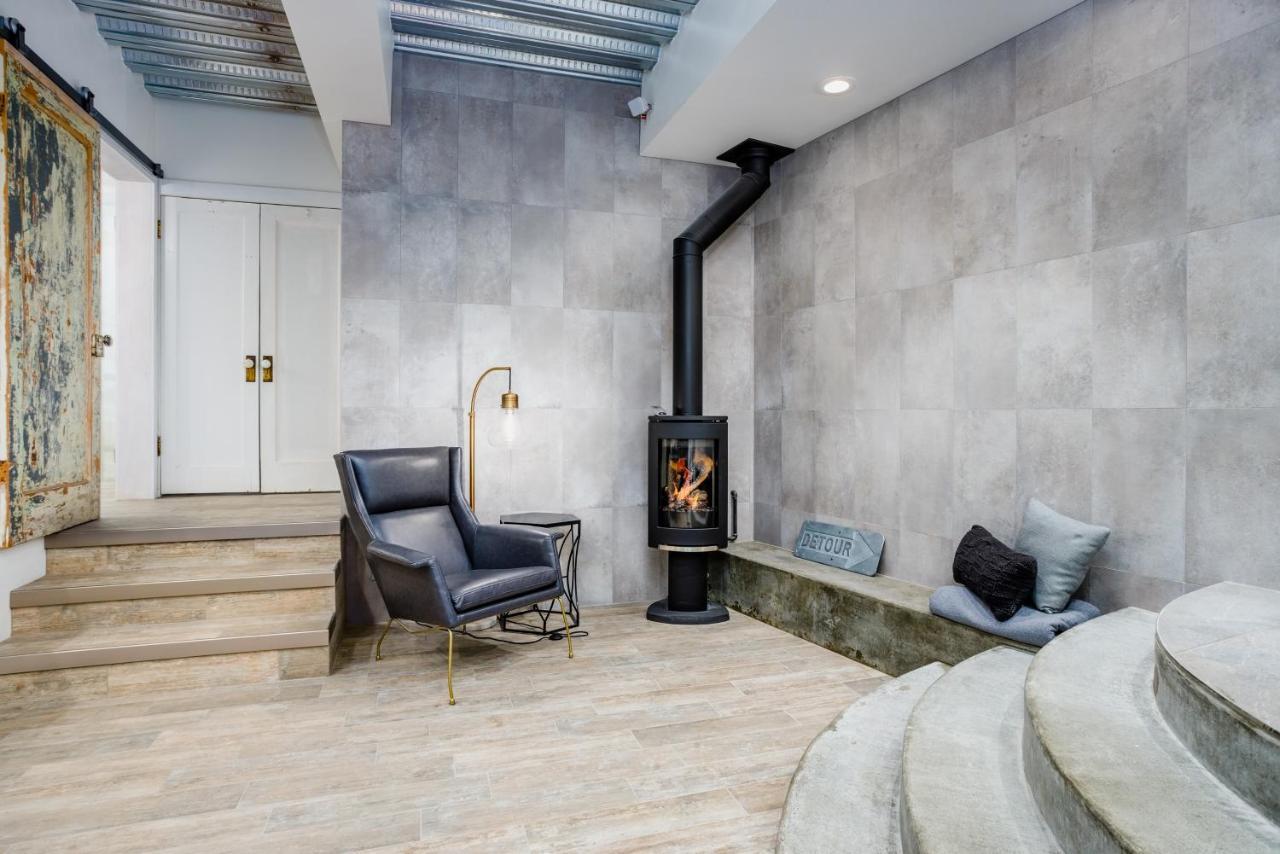 Downtown Contemporary Cove Villa Anchorage Bagian luar foto