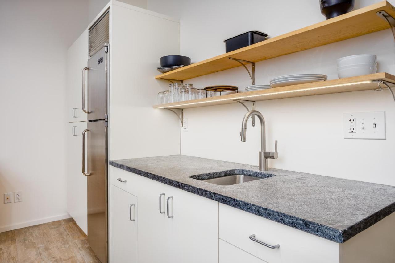 Downtown Contemporary Cove Villa Anchorage Bagian luar foto