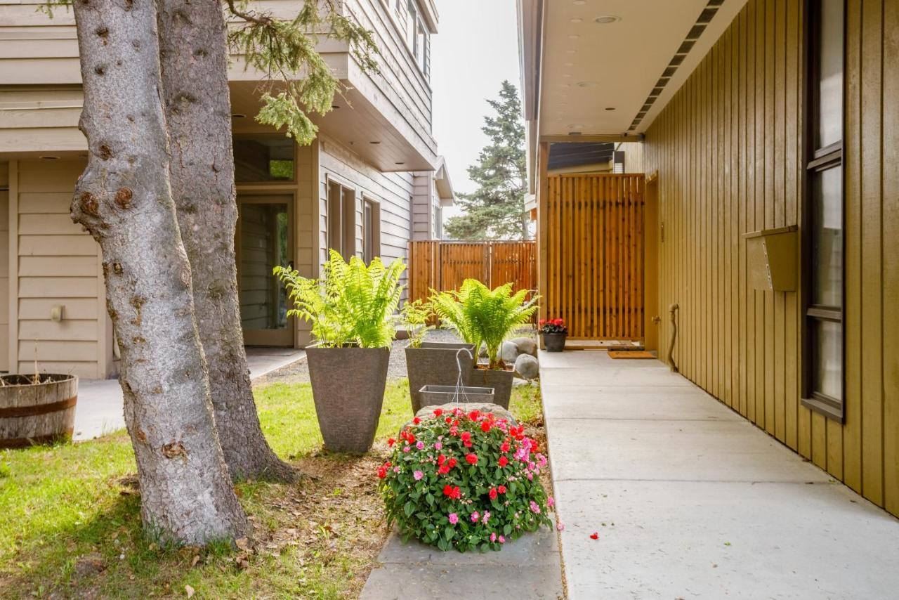Downtown Contemporary Cove Villa Anchorage Bagian luar foto