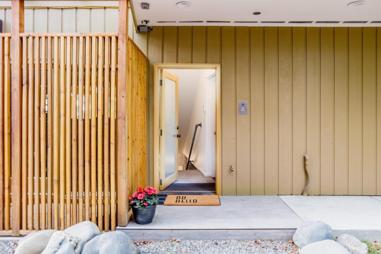 Downtown Contemporary Cove Villa Anchorage Bagian luar foto
