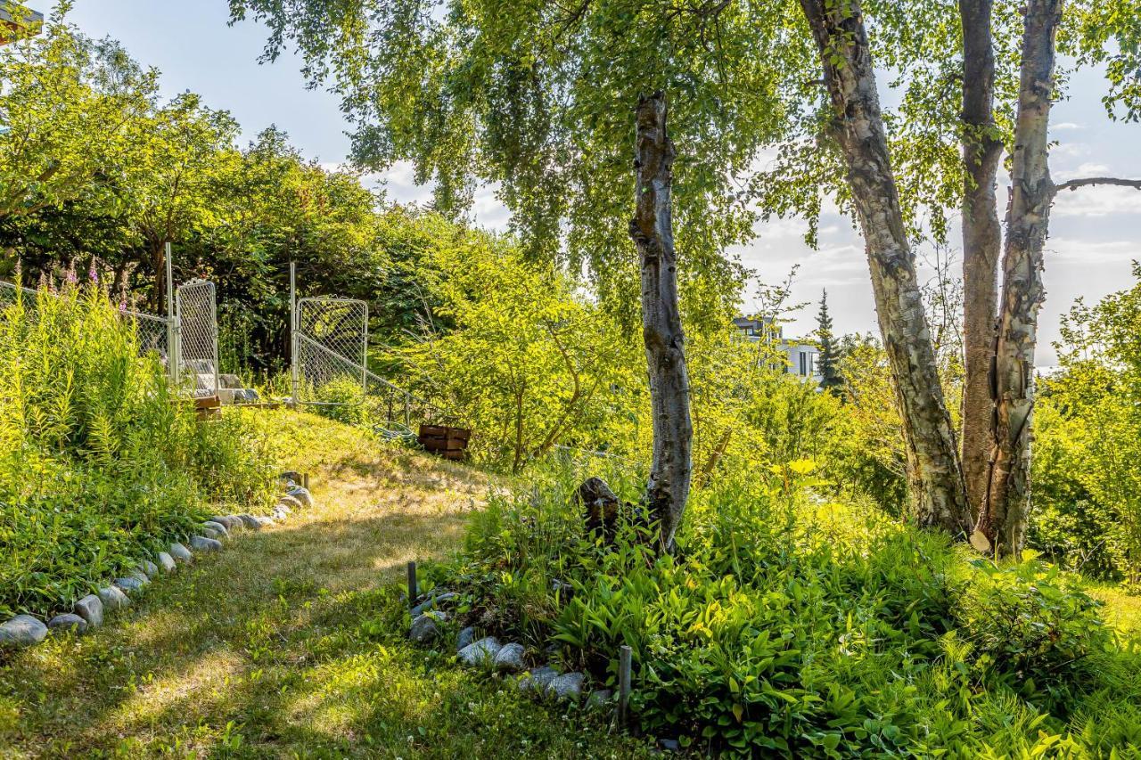 Downtown Contemporary Cove Villa Anchorage Bagian luar foto