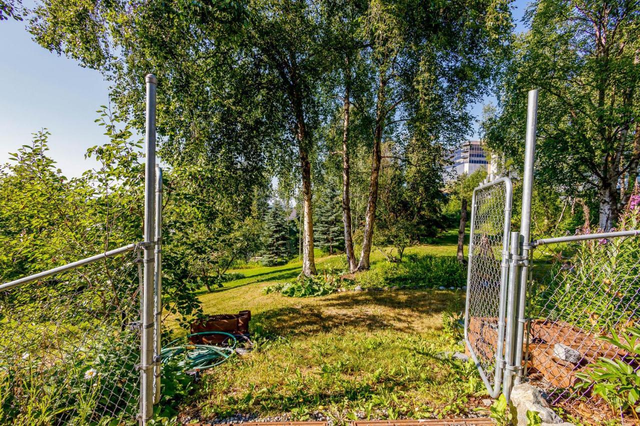Downtown Contemporary Cove Villa Anchorage Bagian luar foto